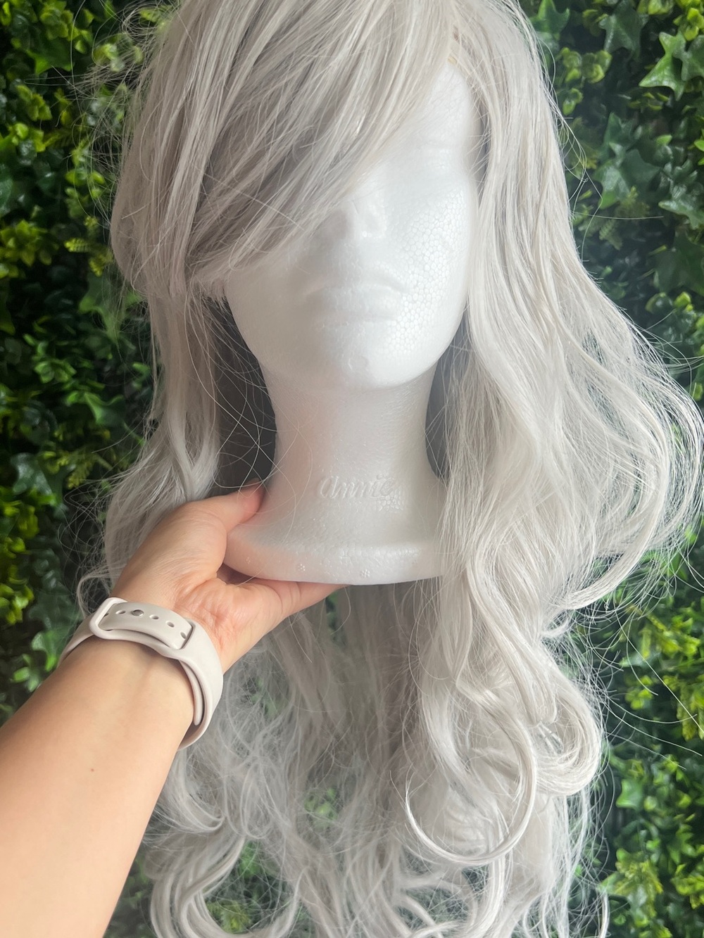 Stylish Long Wavy Women's Wig in Silver Gray